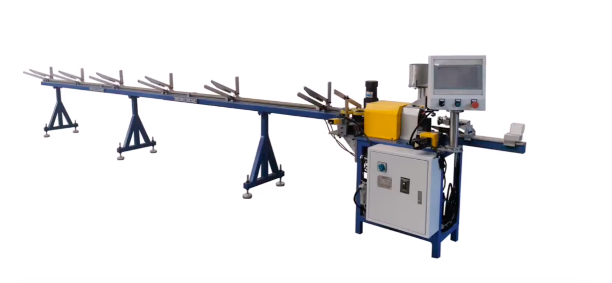 Automatic tube cutting machine